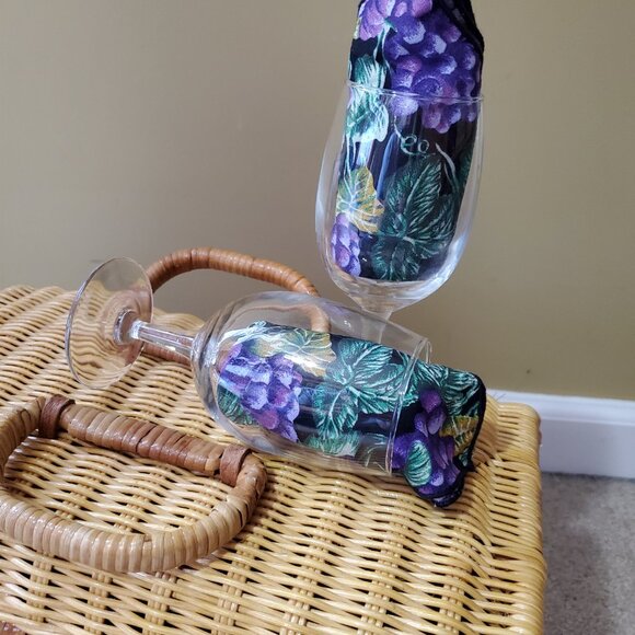 Picnic Time Wicker Wine & Cheese/Picnic Basket - Picture 4 of 14